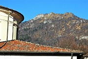08 Vista sul Monte Castello (1470 m) dalla chiesa di Serina